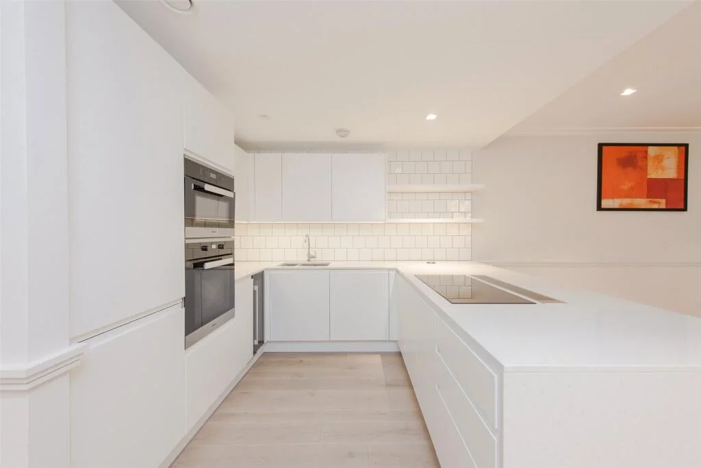 Handleless Collection kitchen view 11